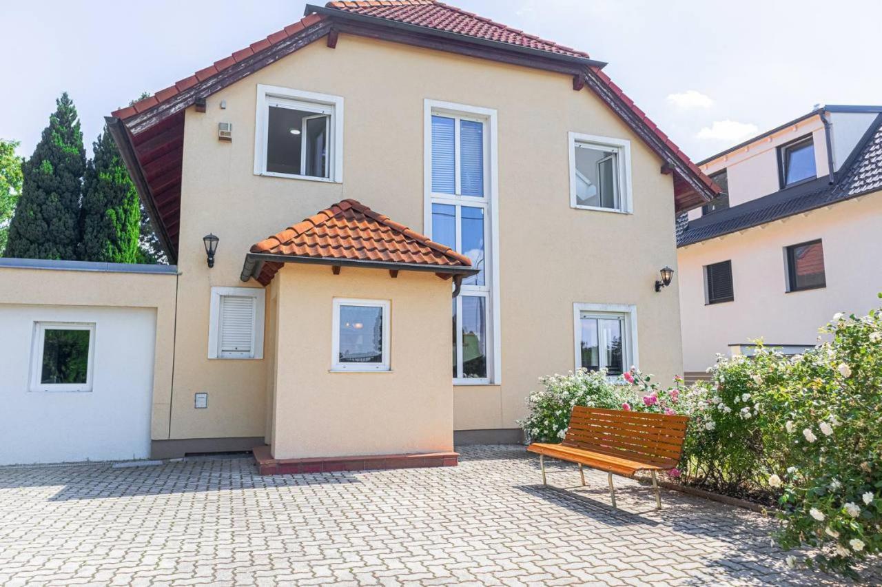 Comfortable Rooms In A Beautiful House Gd Вена Экстерьер фото